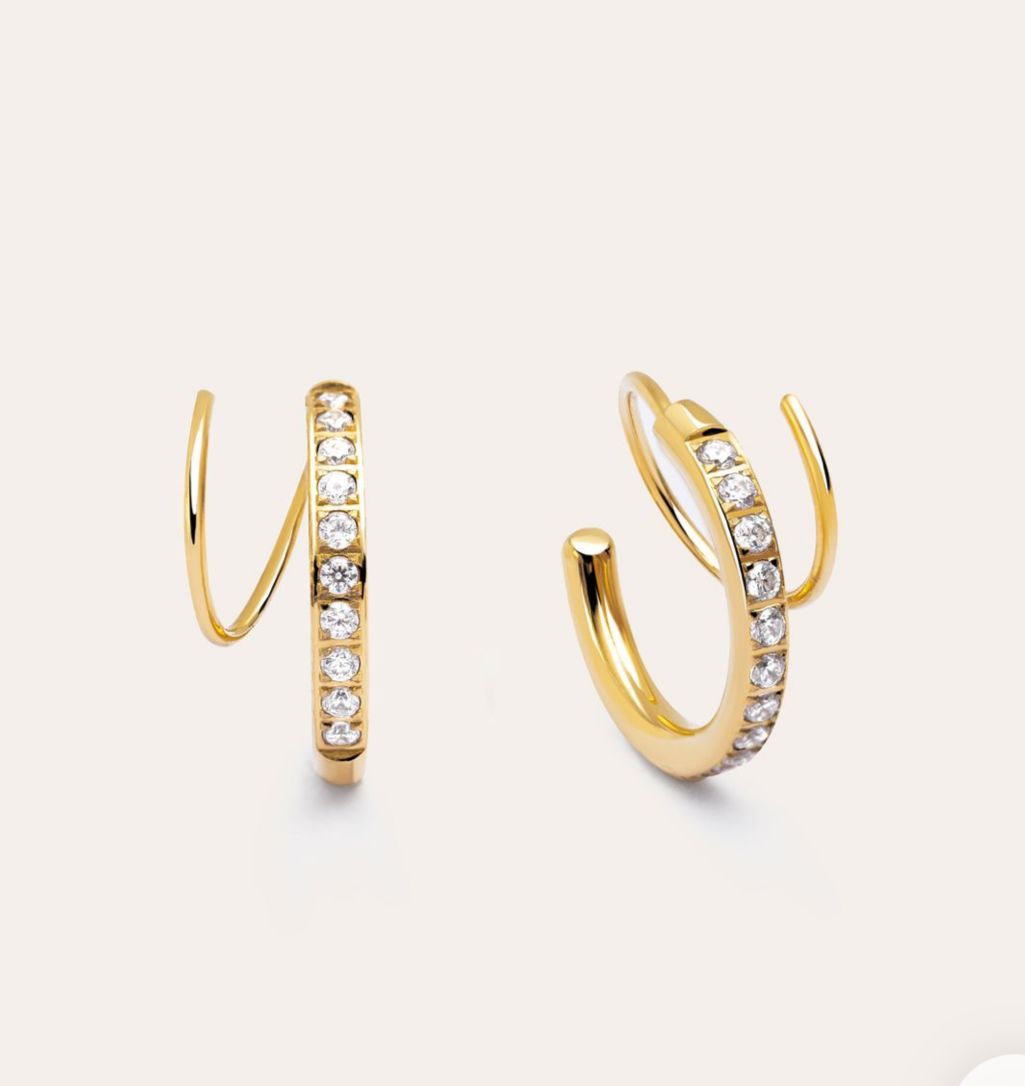 Minimalist and elegant earrings, lightweight and comfortable for all-day wear