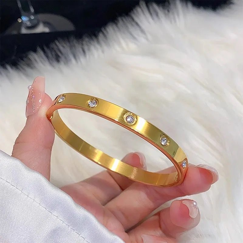 Elegant Demi-Fine Bracelet – 18K Gold Plated & Tarnish Resistant